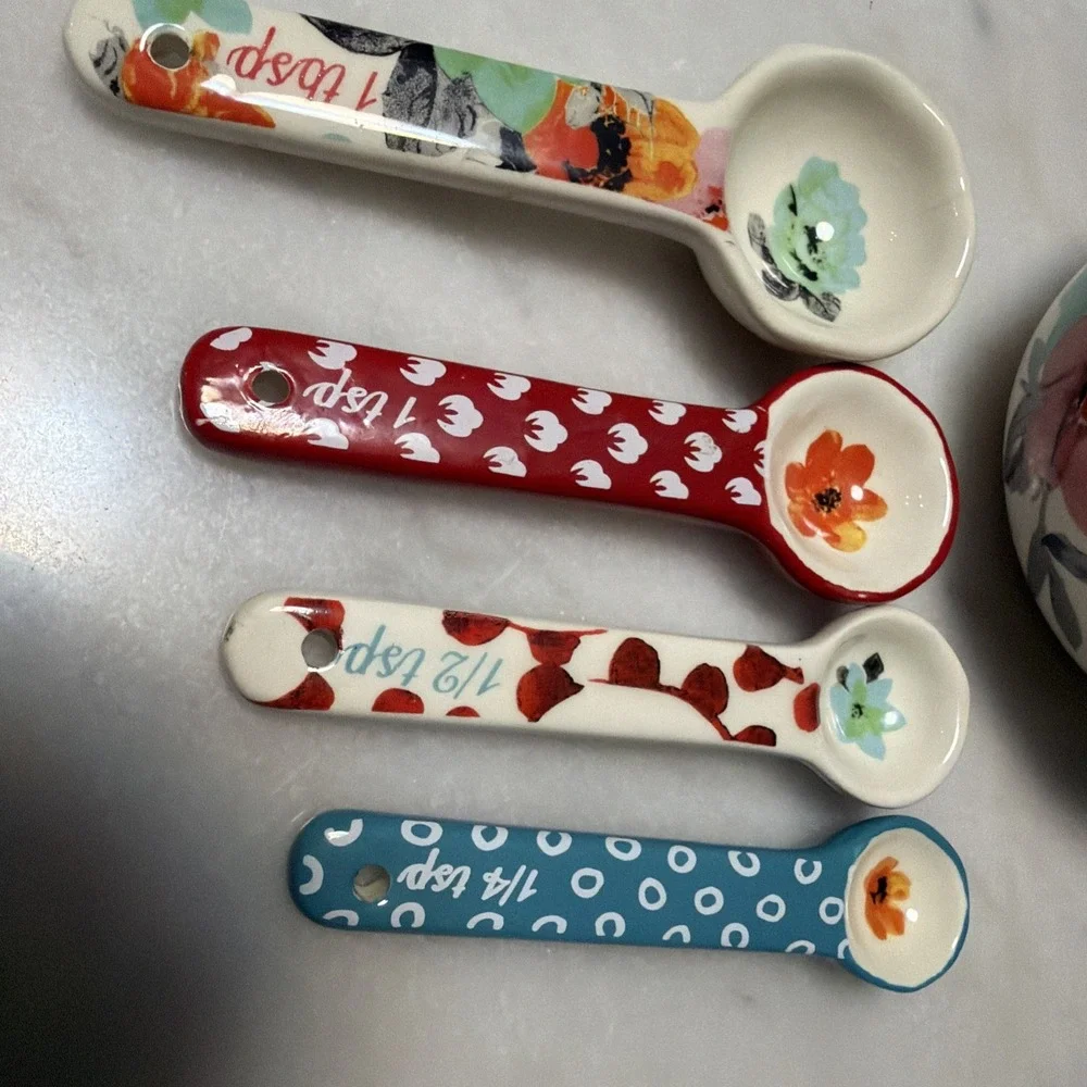 Pioneer Woman Ceramic Floral Country Set of Nesting Measuring Bowls & Spoons